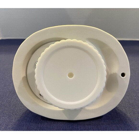 Hummel, "Two Hearts" Musical Figurine, plays "What the World Needs Now is Love". - Picture 12 of 12